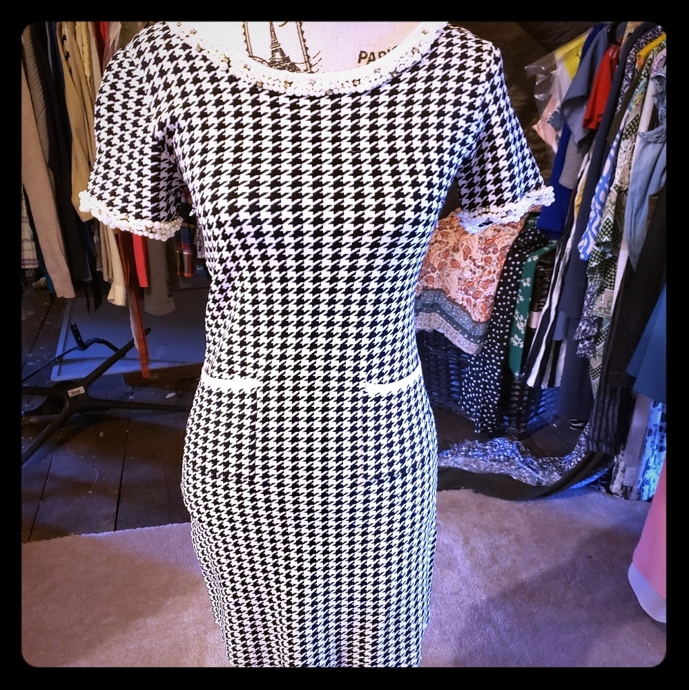 Esley Houndstooth Knitted Dress